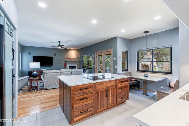 100 N Eastern Slope Loop, Tucson, AZ 85748