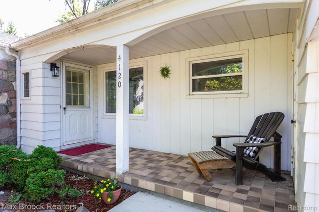 4120 Lotus Drive, Waterford Charter Township, MI 48329