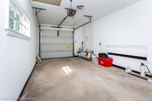 4120 Lotus Drive, Waterford Charter Township, MI 48329