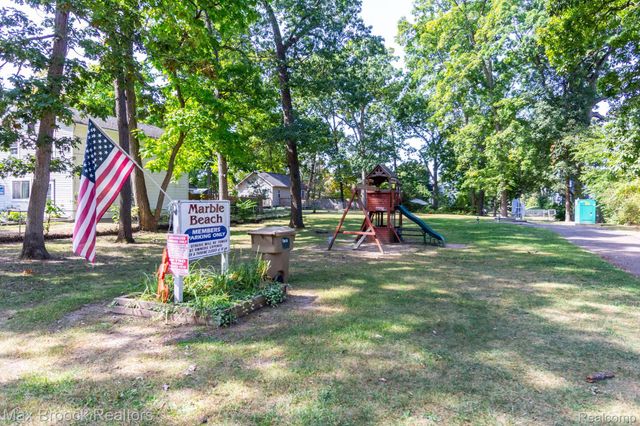 4120 Lotus Drive, Waterford Charter Township, MI 48329