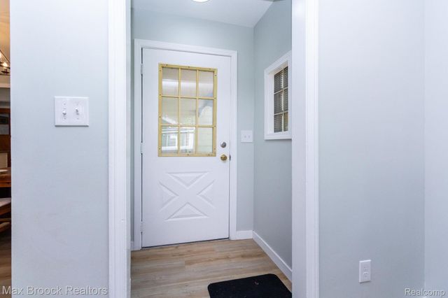 4120 Lotus Drive, Waterford Charter Township, MI 48329