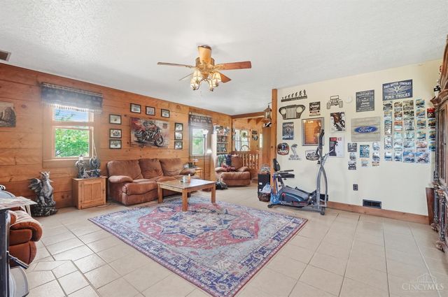255 W Pekin Road, Clearcreek Twp., OH 45036