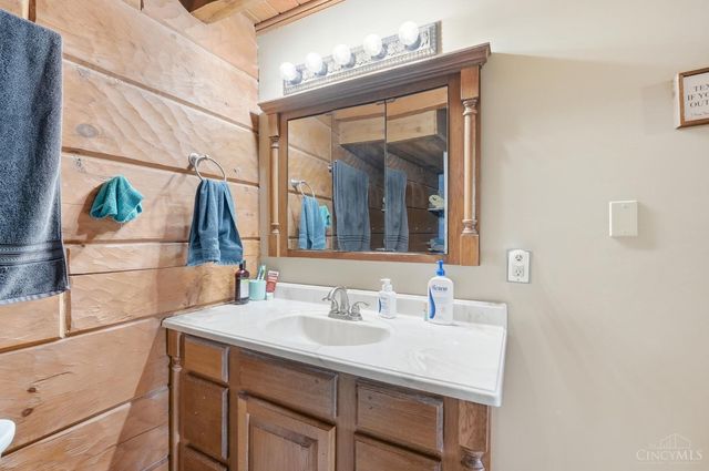 255 W Pekin Road, Clearcreek Twp., OH 45036