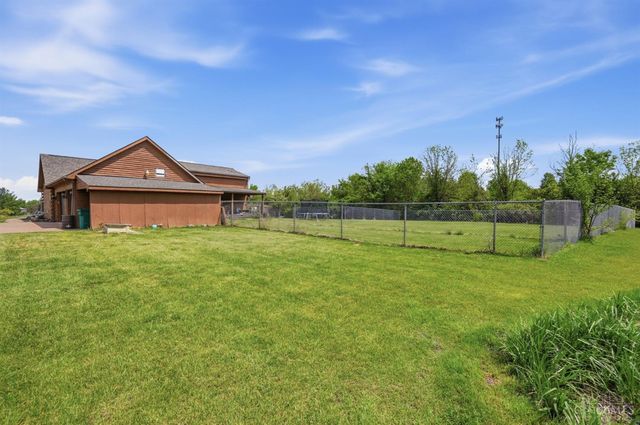255 W Pekin Road, Clearcreek Twp., OH 45036