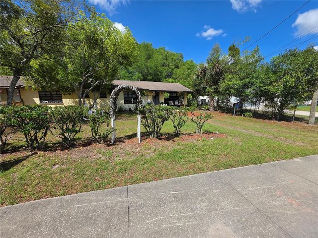 1403 E VOORHIS AVENUE, Deland, FL 32724