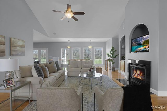 8609 Maple Grove Road, Edwardsville, IL 62025