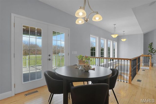 8609 Maple Grove Road, Edwardsville, IL 62025