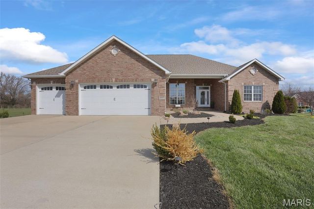 8609 Maple Grove Road, Edwardsville, IL 62025