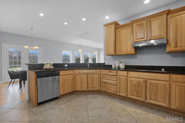 8609 Maple Grove Road, Edwardsville, IL 62025