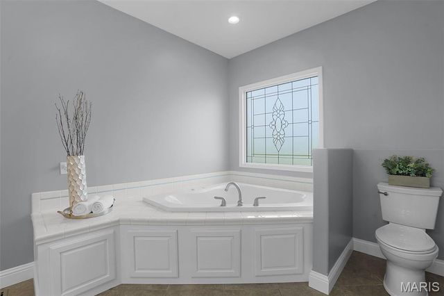 8609 Maple Grove Road, Edwardsville, IL 62025