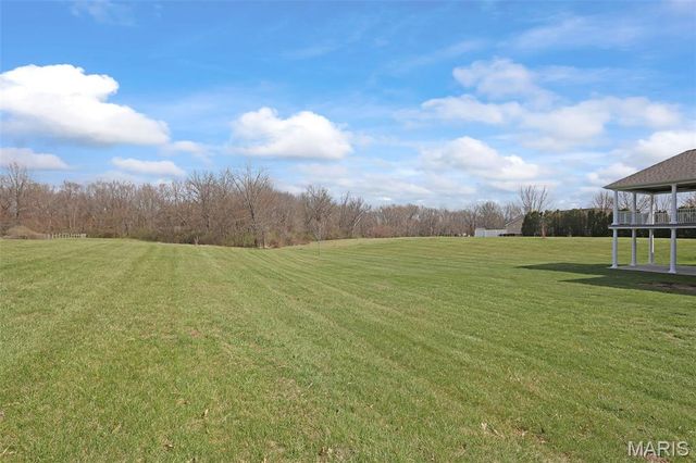 8609 Maple Grove Road, Edwardsville, IL 62025