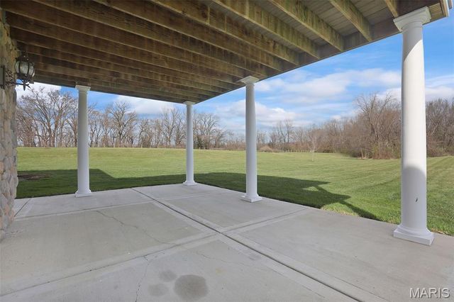 8609 Maple Grove Road, Edwardsville, IL 62025