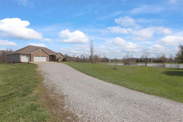 8609 Maple Grove Road, Edwardsville, IL 62025