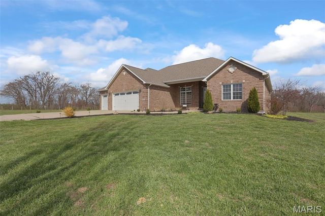 8609 Maple Grove Road, Edwardsville, IL 62025