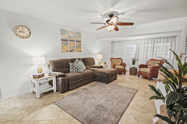 1041 Orange Terrace 102, Delray Beach, FL 33445