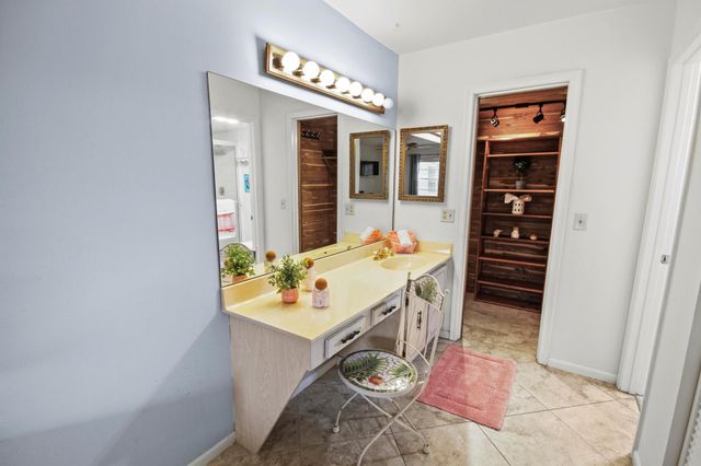 1041 Orange Terrace 102, Delray Beach, FL 33445