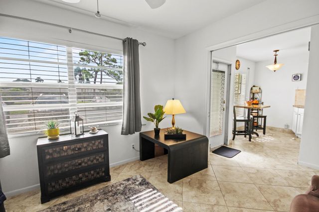 1041 Orange Terrace 102, Delray Beach, FL 33445