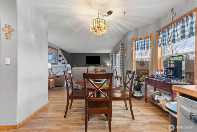 648 Kaitlyn St W, Eatonville, WA 98328