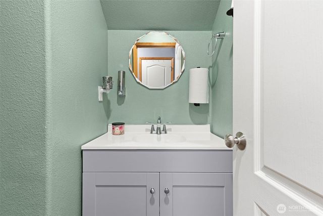 648 Kaitlyn St W, Eatonville, WA 98328