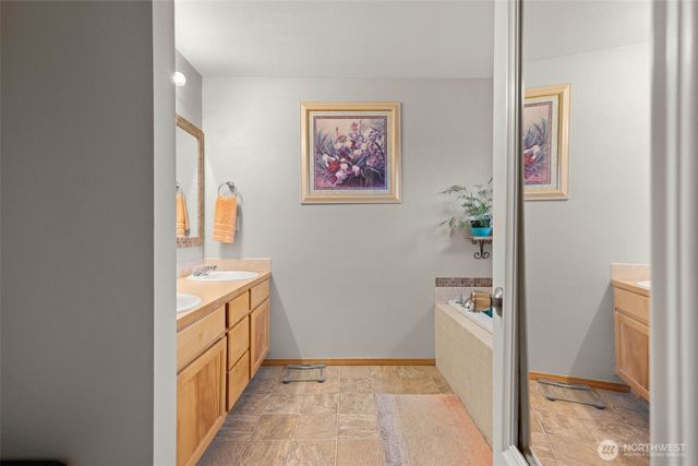 648 Kaitlyn St W, Eatonville, WA 98328