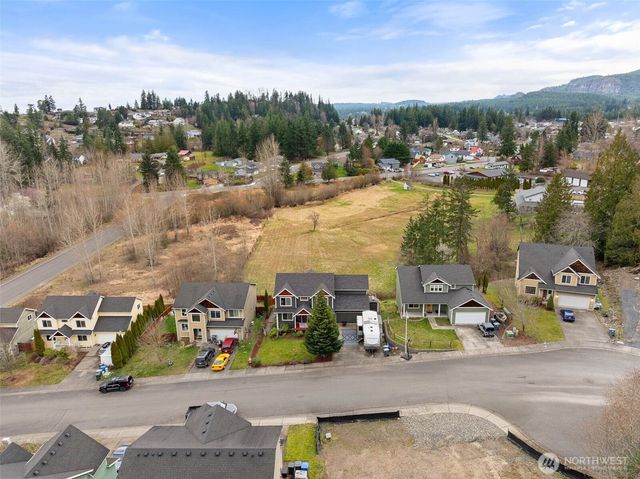 648 Kaitlyn St W, Eatonville, WA 98328