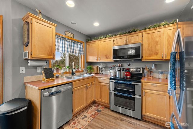 648 Kaitlyn St W, Eatonville, WA 98328