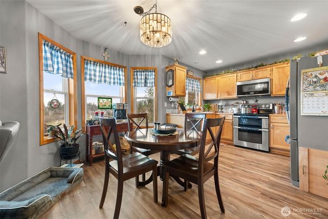 648 Kaitlyn St W, Eatonville, WA 98328