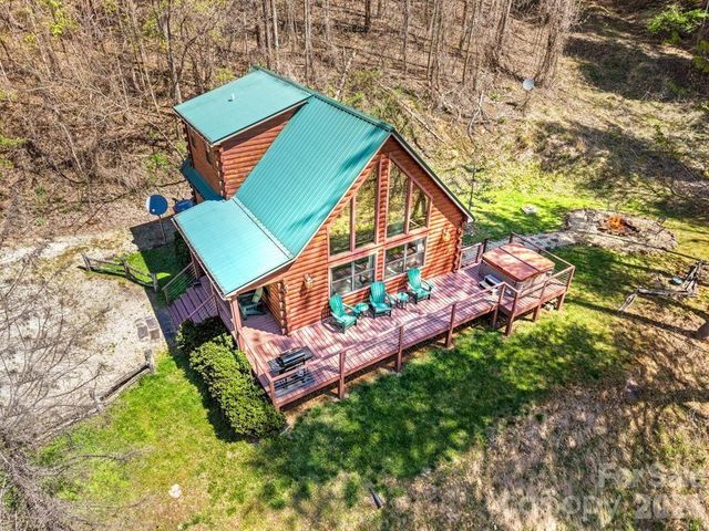 210 Chickadee Drive, Bryson City, NC 28713