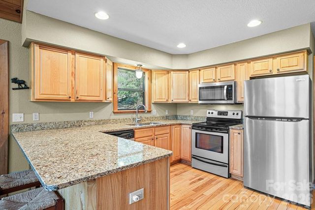 210 Chickadee Drive, Bryson City, NC 28713