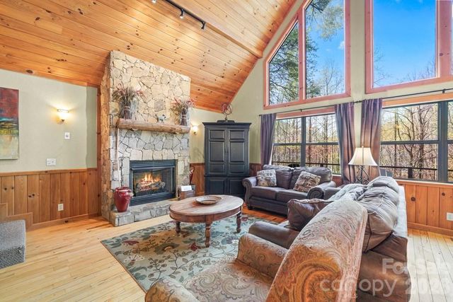 210 Chickadee Drive, Bryson City, NC 28713