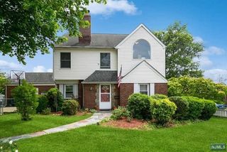 816 Pleasantview Terrace, Ridgefield, NJ 07657