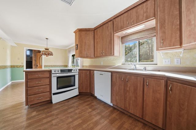 21293 Robin Ln, Pine Grove, CA 95665