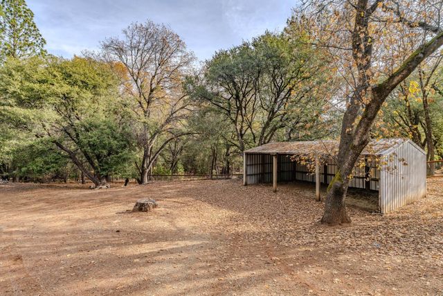 21293 Robin Ln, Pine Grove, CA 95665