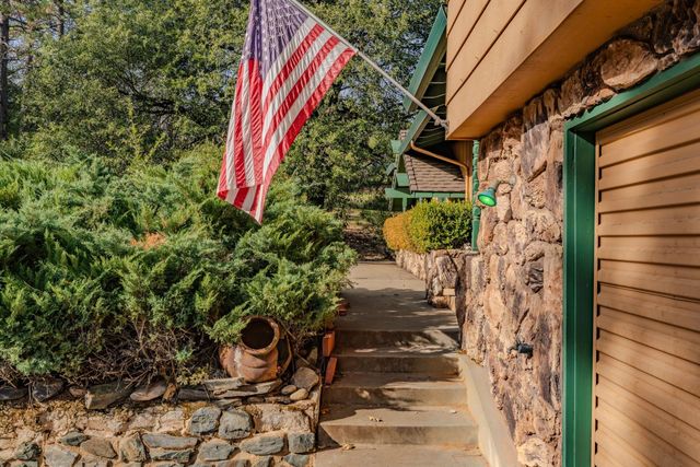 21293 Robin Ln, Pine Grove, CA 95665