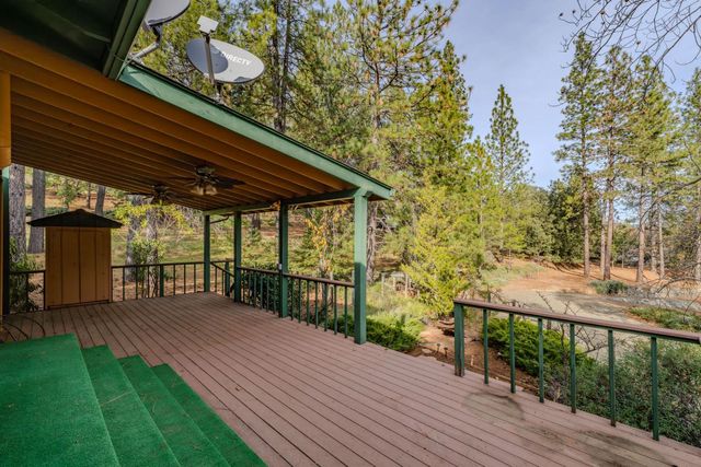 21293 Robin Ln, Pine Grove, CA 95665