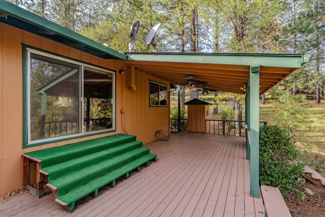 21293 Robin Ln, Pine Grove, CA 95665