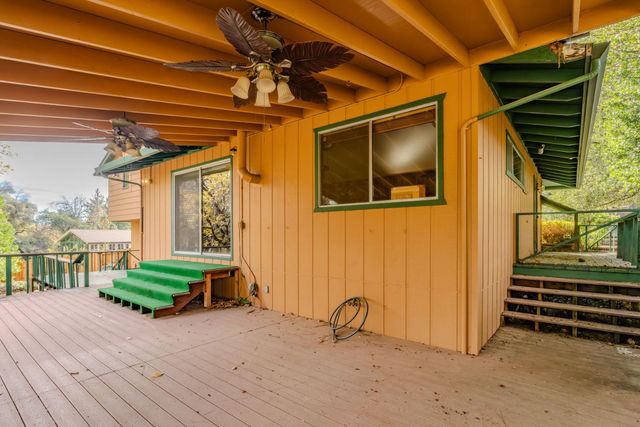 21293 Robin Ln, Pine Grove, CA 95665