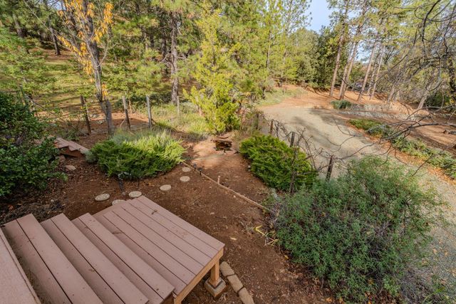 21293 Robin Ln, Pine Grove, CA 95665