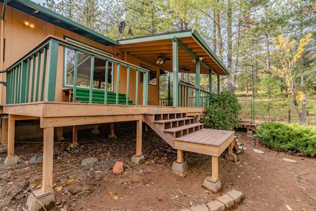 21293 Robin Ln, Pine Grove, CA 95665