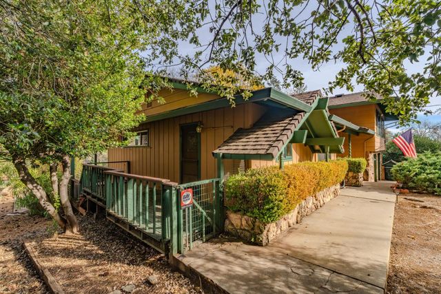 21293 Robin Ln, Pine Grove, CA 95665