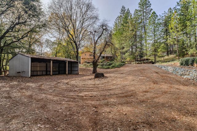 21293 Robin Ln, Pine Grove, CA 95665