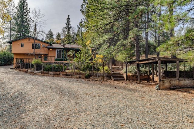 21293 Robin Ln, Pine Grove, CA 95665