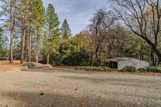 21293 Robin Ln, Pine Grove, CA 95665