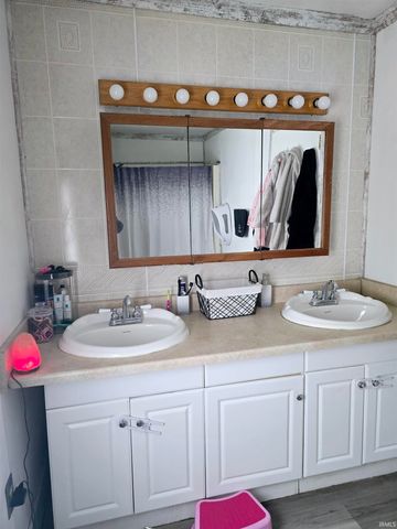 408 E Grant Street, Hartford City, IN 47348