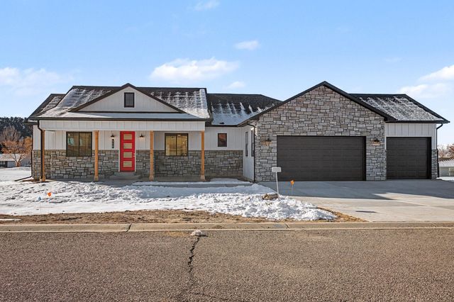 950 S Fairway Drive, Cedaredge, CO 81413