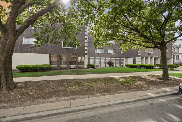 914 N AUSTIN Boulevard B8, Oak Park, IL 60302