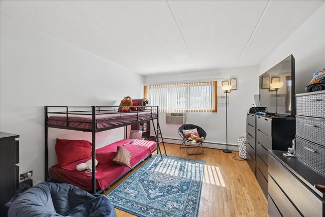 914 N AUSTIN Boulevard B8, Oak Park, IL 60302