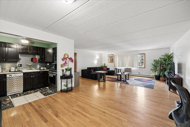914 N AUSTIN Boulevard B8, Oak Park, IL 60302