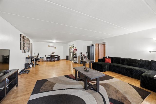 914 N AUSTIN Boulevard B8, Oak Park, IL 60302