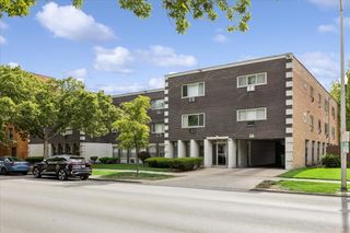 914 N AUSTIN Boulevard B8, Oak Park, IL 60302
